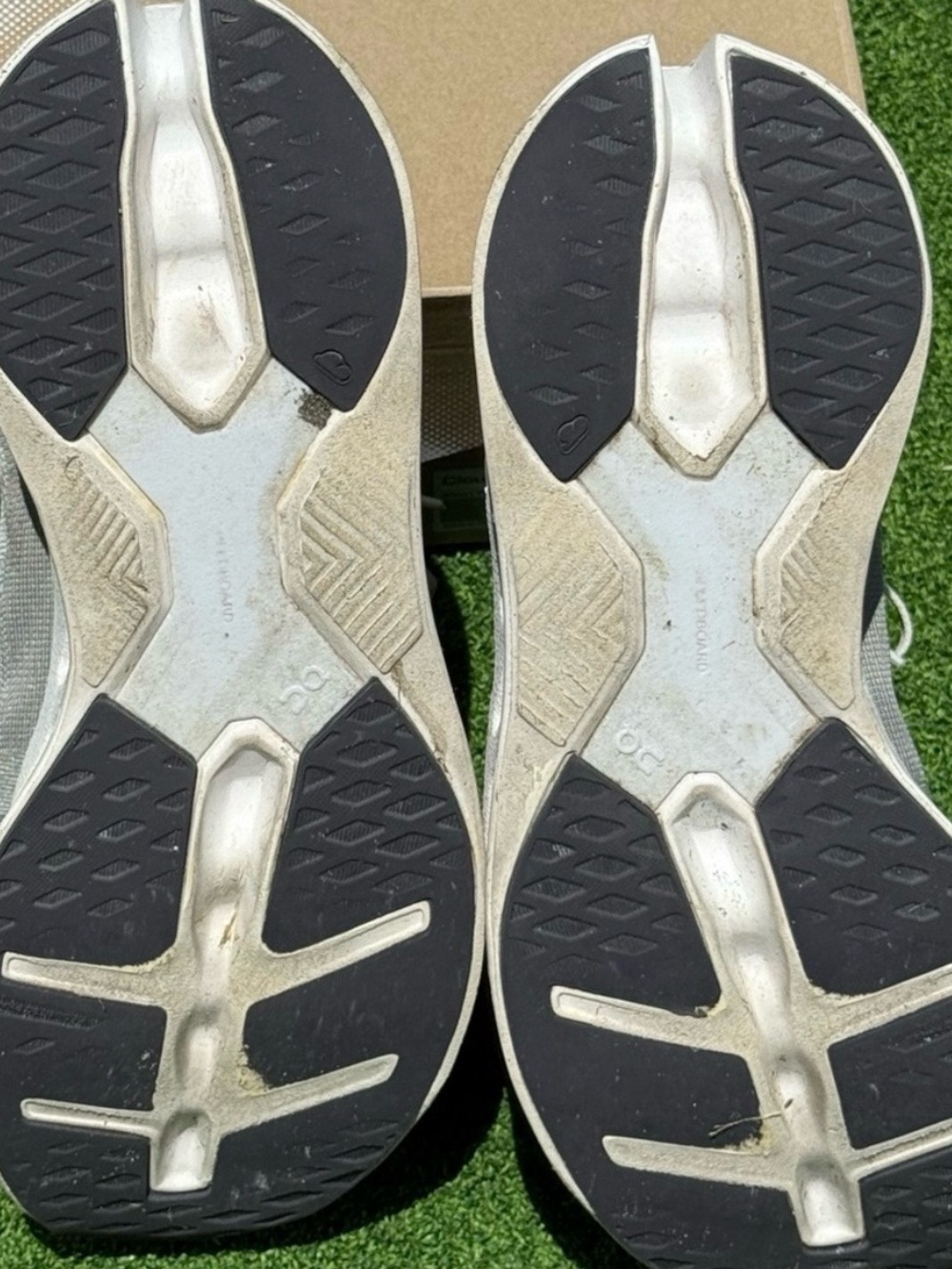 GUCWomen On Running Could Eclipse Sneakers Gray White Sz 9 - Picture 4 of 6